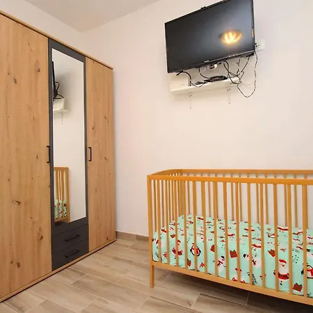 Family-friendly With Swimming Pool Sveti Martin, Istria - Sredisnja Istra - 23295 Apartment