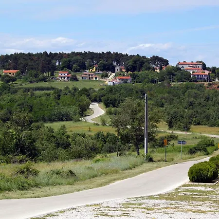 アパート Family-friendly With Swimming Pool Sveti Martin, Istria - Sredisnja Istra - 23295 ラビン